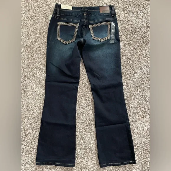 Maurices Jeans - Picture 2 of 4